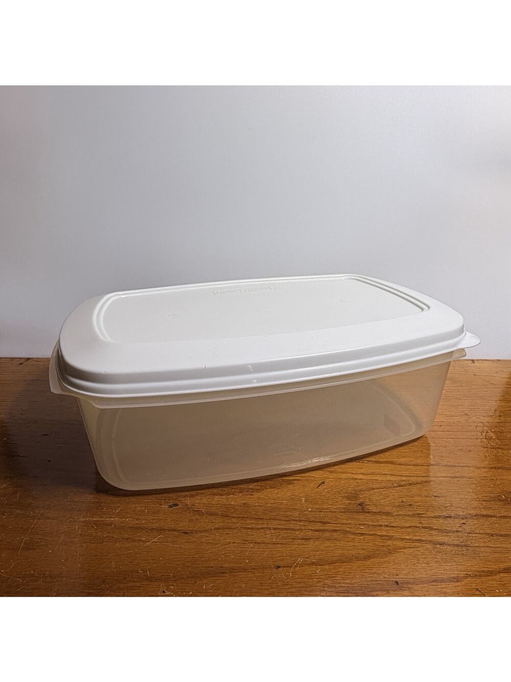 Large Rubbermaid Servin Saver Plus Rectangle Container 2.4 Gal 4025 White